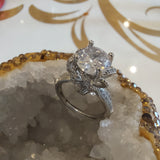 MONSAN FLOWER DIAMOND RING
